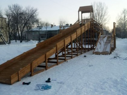 Зимняя горка на улицу Snow Fox 12м. с двумя скатами (две лестницы)